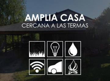 Casa · 250m² · 4 Ambientes · 3 Cocheras · Casa en Colón