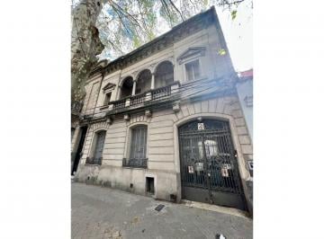 Casa · 342m² · 7 Ambientes · 2 Cocheras · Increíble Casona a Reciclar del Año 1925 - Rioja 3132