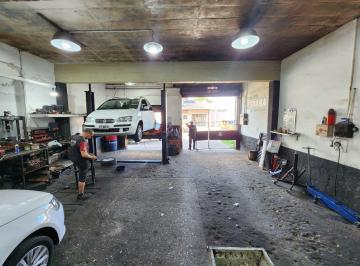 Depósito · 176m² · 2 Ambientes · 4 Cocheras · Venta - Galpón con Doble Fosa - Ubicacion Estrategica