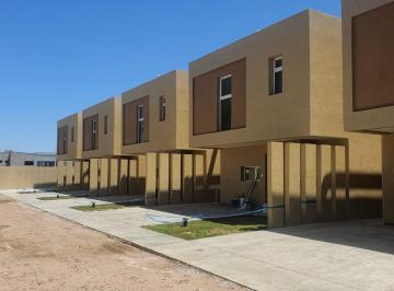 Casa · 97m² · 4 Ambientes · Venta - Apto Credito - Complejo Cerrado - Dx Tres Habitaciones