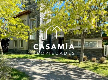 Casa · 210m² · 4 Dormitorios · 1 Cochera · Casa Espartillo, Zona Alamos con Piscina Climatizada