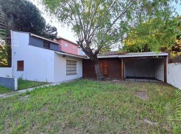 PH · 60m² · 3 Ambientes · 1 Cochera · Casa Tipo PH a 300 m del Mar en Costa Azul!