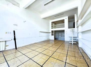 Local comercial · 55m² · Local en Alquiler. Zona Chauvin. con Entrepiso, Office y Baño