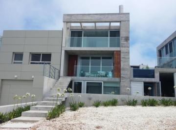 Casa · 283m² · 6 Ambientes · 1 Cochera · 5 Dorm. | La Barra - La Barra