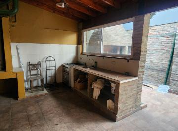 PH de 4 ambientes, Tres de Febrero · Excelente Casa Al Fondo en 2 Plantas, 4 Ambientes, 2 Baños, Patio, Parrilla