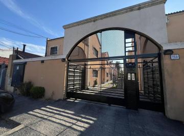 PH · 70m² · 3 Ambientes · 1 Cochera · PH de 3 Ambientes Venta en Mentruyt 766 (Lomas de Zamora)