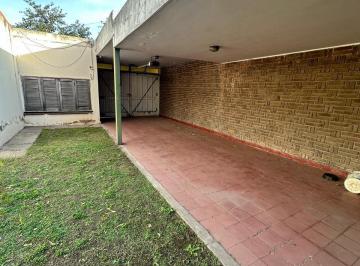 Casa de 6 ambientes, Córdoba · Oportunidad - a Reciclar - Casa + Dpto en Venta - Alto Verde - 4 D - 3 Baños - Fte a Plaza