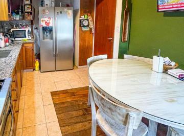Casa de 7 ambientes, Hurlingham · Casa con Departamento - 2 Viviendas - Villa Tesei