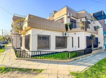 Casa · 182m² · 7 Ambientes · 1 Cochera · Casa con Departamento - 2 Viviendas - Villa Tesei