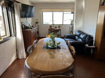 Departamento · 83m² · 5 Ambientes · Departamento en 3Dorm. - Centro! Apto Credito!