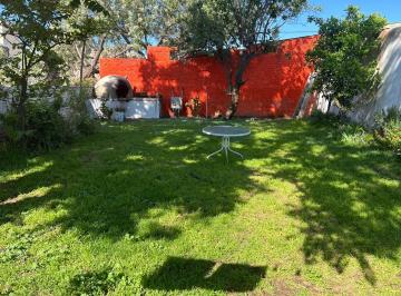 Casa de 6 ambientes, Godoy Cruz · Casa Godoy Cruz, 5 Dorm., 3 Baños, 2 Cocheras, Jardín
