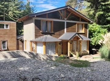 Casa · 101m² · 4 Ambientes · 1 Cochera · Casa Chalet en Alquiler en Llao - Llao, Bariloche, Patagonia