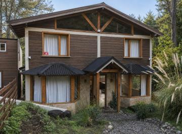 Casa · 101m² · 4 Ambientes · 1 Cochera · Casa Chalet en Alquiler en Llao - Llao, Bariloche, Patagonia