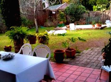 Casa · 278m² · 5 Ambientes · 3 Cocheras · Paysandu Al 200 - Casa en Venta 4 Dorm. en La Florida Rosario