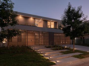 Casa · 451m² · 6 Ambientes · 2 Cocheras · Venta Casa 4 Dorm. en Barrio El Yacht de Nordelta