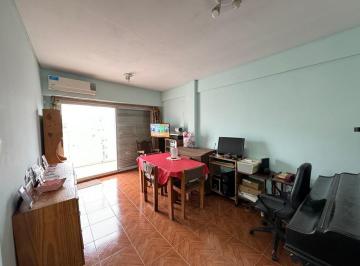 Departamento · 64m² · 4 Ambientes · Amplio 4 Ambientes con Balcón Corrido