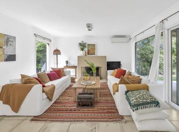 Casa · 232m² · 6 Ambientes · Casa en Venta 4 Dorm. en El Encuentro