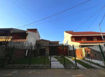 Casa · 186m² · 3 Ambientes · 2 Cocheras · Casa en Castelar Norte