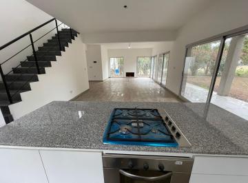 Casa · 150m² · 6 Ambientes · 2 Cocheras · Casa - Countries/ B. Cerrado (P. Esther) - Estrenar - Golf - Tenis