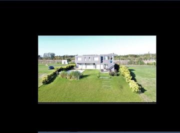 Casa · 386m² · 7 Ambientes · Casa Chalet en Alquiler en Albanueva, Rincón de Milberg, Tigre