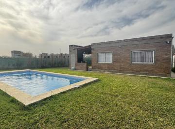 Casa · 79m² · 5 Ambientes · 2 Cocheras · Propiedad 2 Dorm. en Las Tardes