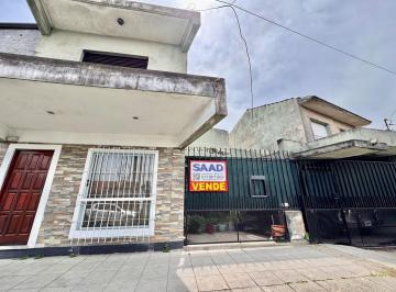 Casa · 111m² · 5 Ambientes · 1 Cochera · Casa en Venta en Lomas de Zamora, G. B. a. Zona Sur, Argentina