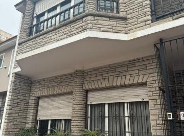 PH · 239m² · 4 Ambientes · Casa en PH de 4 Ambientes en Excelente Ubicación.
