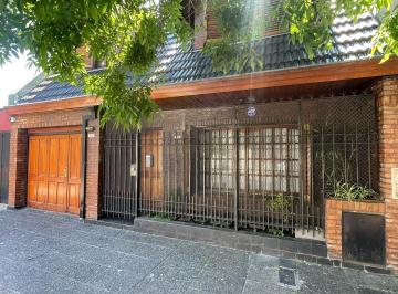 Casa · 150m² · 4 Ambientes · 3 Cocheras · Casa en Venta