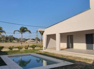 Casa · 107m² · 3 Ambientes · 1 Cochera · Venta de Casa de 2 Dorm. a Estrenar con Galeria y Pileta en Barrio Privado Quiloaza