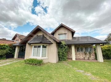 Casa · 140m² · 4 Ambientes · 1 Cochera · Casa en Venta - Campos de Echeverría