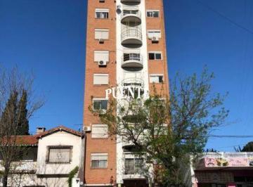 Departamento · 45m² · 2 Ambientes · 1 Cochera · Departamento en Banfield