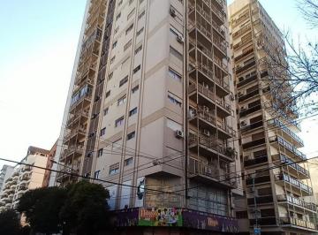 Departamento · 72m² · 3 Ambientes · 1 Cochera · Departamento de 3 Ambientes C/ Cochera - Quilmes Centro