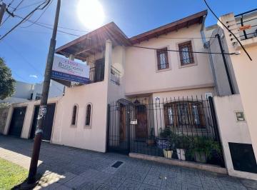 Casa · 190m² · 5 Ambientes · 2 Cocheras · Casa en Venta 5 Ambientes