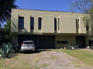 Casa · 190m² · 10 Ambientes · 2 Cocheras · Solares de San Alfonso Venta 3 Dorm + Escritorio
