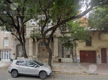 Casa · 487m² · 1 Cochera · Casona - Alta Cordoba