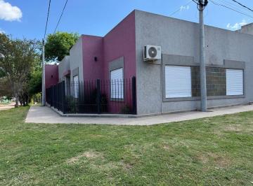 Casa · 200m² · 3 Dormitorios · 1 Cochera · Vendo Casa con 3 Habitaciones en Colón, Entre Ríos
