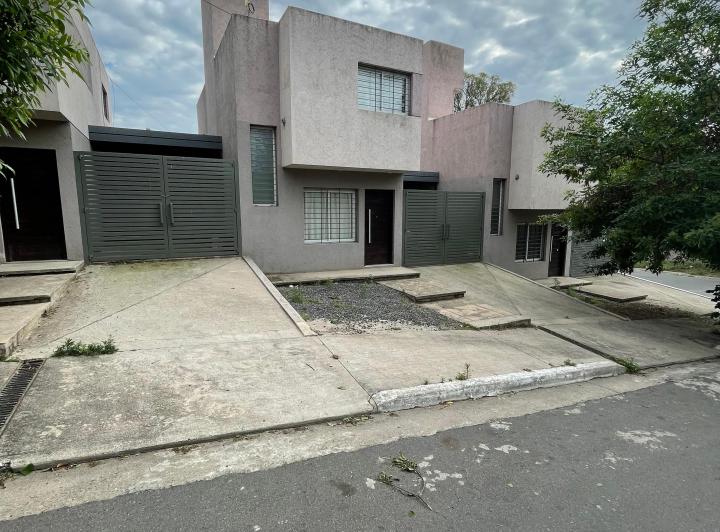 Casa · 100m² · 4 Ambientes · 1 Cochera