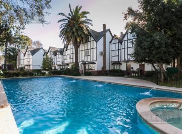 Casa · 113m² · 3 Dormitorios · 1 Cochera · Triplex en Adrogue Village