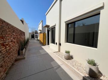 PH · 48m² · 2 Ambientes · PH en Lobos