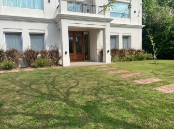 Casa de 5 ambientes, Tigre · Bº El Encuentro. Dos Plantas en 1100 m². 5 Amb. Impecable Diseño y Construcción.