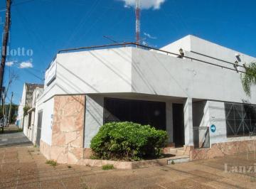 Casa · 4 Ambientes · 2 Cocheras · Casa en Lanús Este