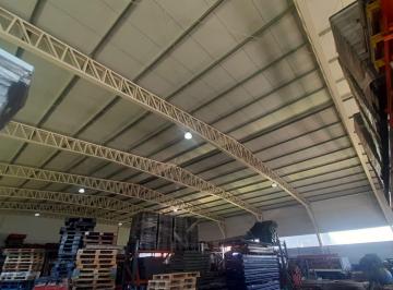 Bodega-Galpón · 1200m² · Nave Industrial en Cuartel V