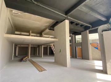 Local comercial · 317m² · 2 Cocheras · Locales - a La Calle - Villa Devoto, Capital Federal