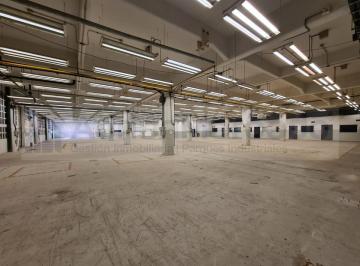 Bodega-Galpón · 10173m² · Alquiler Galpón Oficinas con 10200 m² Cub en 5 Plantas Valentin Alsina