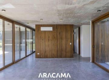 Casa en Venta de 5 ambientes Canning · Casa en Venta en La Providencia - Canning