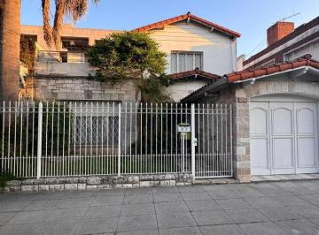 Casa · 105m² · 4 Ambientes · 2 Cocheras · Casa de Cuatro Ambientes - Ituzaingó Norte