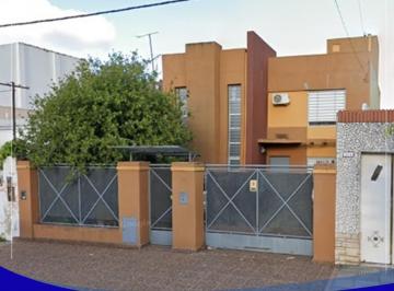 Casa de 5 ambientes, La Matanza · Casa en Venta en Ramos Mejia