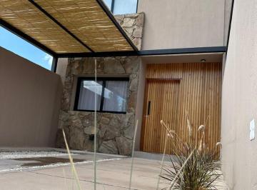 Casa de 3 ambientes, Luján de Cuyo · Venta Duplex Dos Dorm. Amoblado