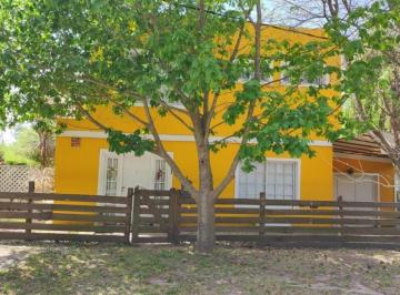 Casa · 200m² · 3 Ambientes · 1 Cochera · Casa 3 Ambientes Sierra de Los Padres /pileta/quincho