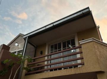Casa · 240m² · 5 Ambientes · 2 Cocheras · Cf1170 - Casa en Venta B° Los Jilgueros